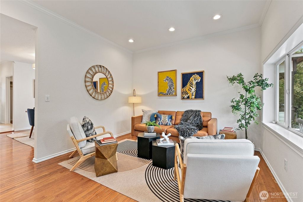 Photo of 1913 E Spruce Street, Seattle, WA 98122 (MLS # 2472732)