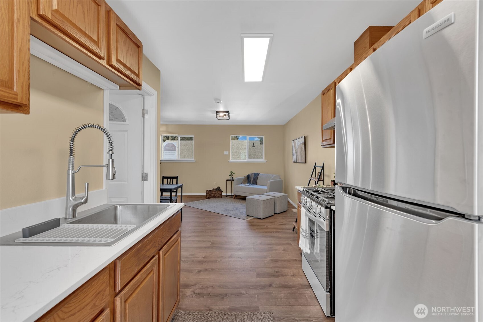 Seattle, Washington 98106, United States, 3 Bedrooms Bedrooms, ,2 BathroomsBathrooms,Residential,Active,96910