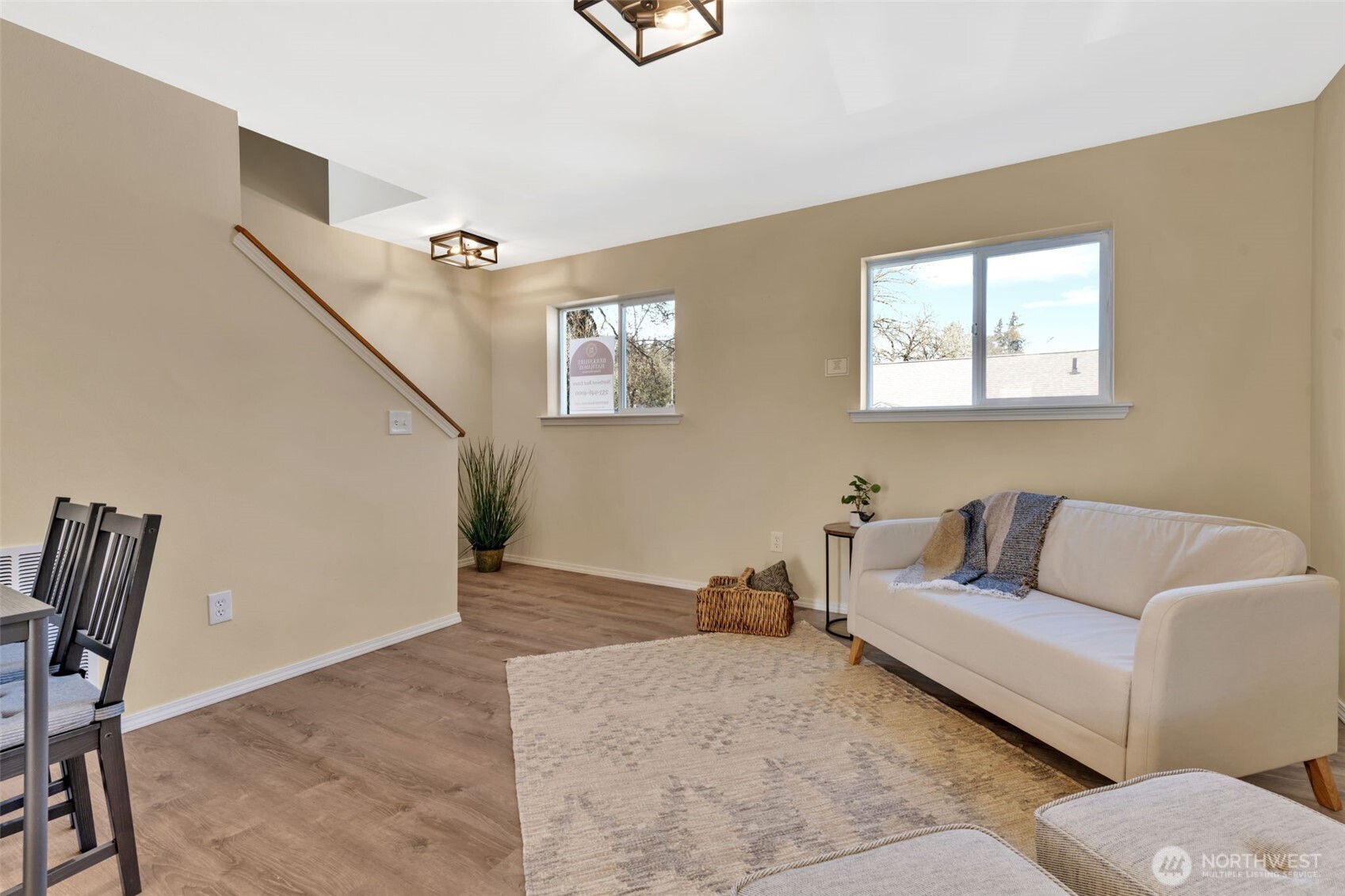 Seattle, Washington 98106, United States, 3 Bedrooms Bedrooms, ,2 BathroomsBathrooms,Residential,Active,96910