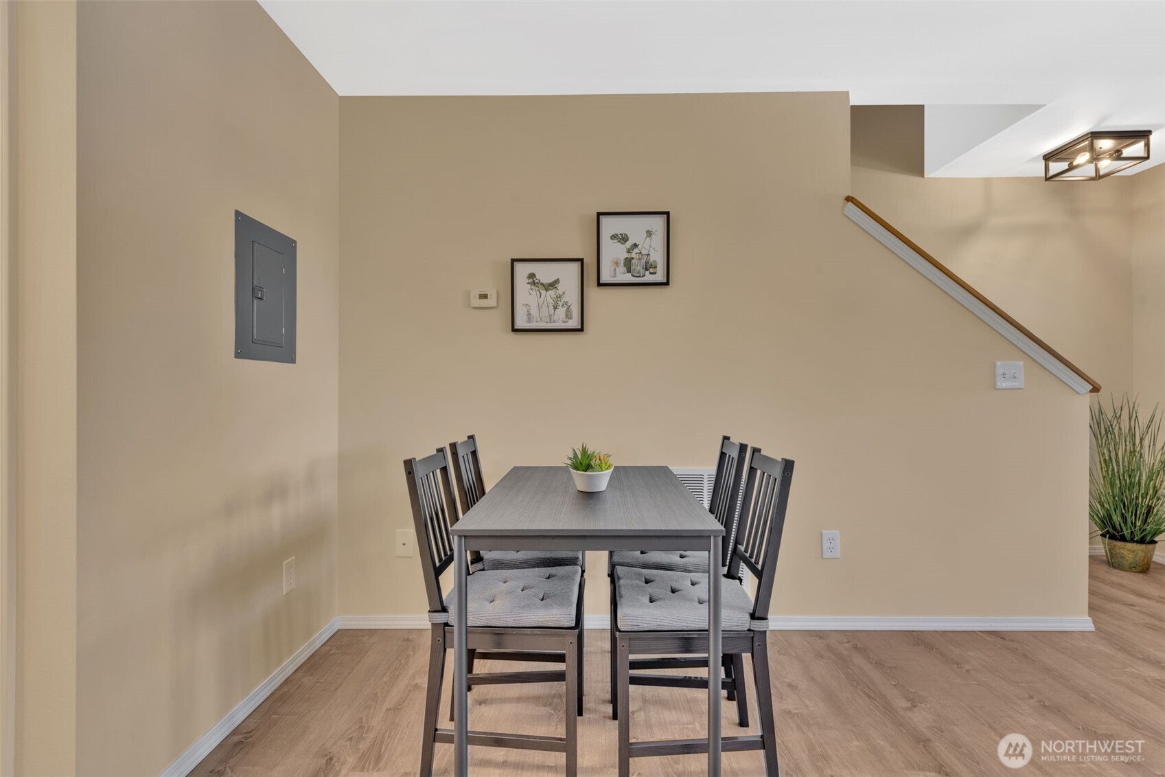 Seattle, Washington 98106, United States, 3 Bedrooms Bedrooms, ,2 BathroomsBathrooms,Residential,Active,96910