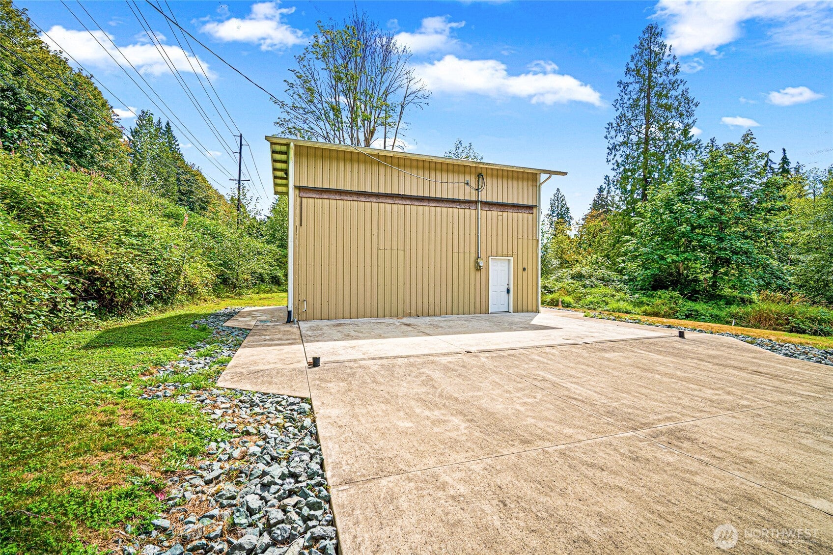 307 Pacific Highway