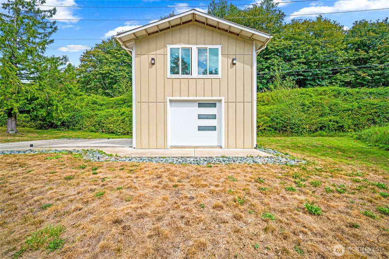 307 Pacific Highway