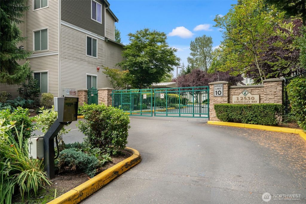 Photo of 12530 Admiralty Way #D102, Everett, WA 98204 (MLS # 2422406)