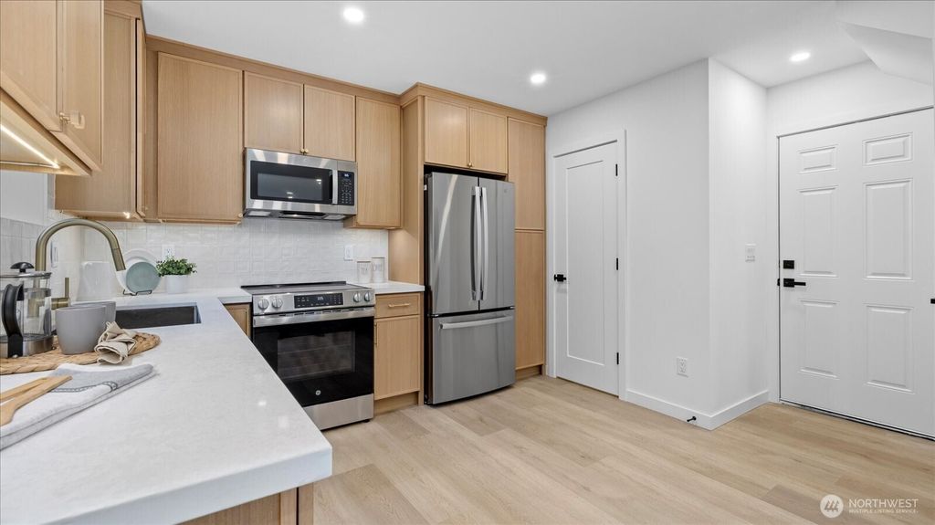 Photo of 3041 31st Avenue W, Seattle, WA 98199 (MLS # 2335280)