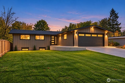Photo of 19908 47th Avenue NE, Lake Forest Park, WA 98155 (MLS # 2591840)