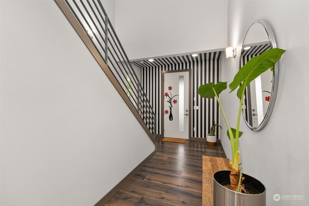 Photo of 14004 18th Place W, Lynnwood, WA 98087 (MLS # 2062405)