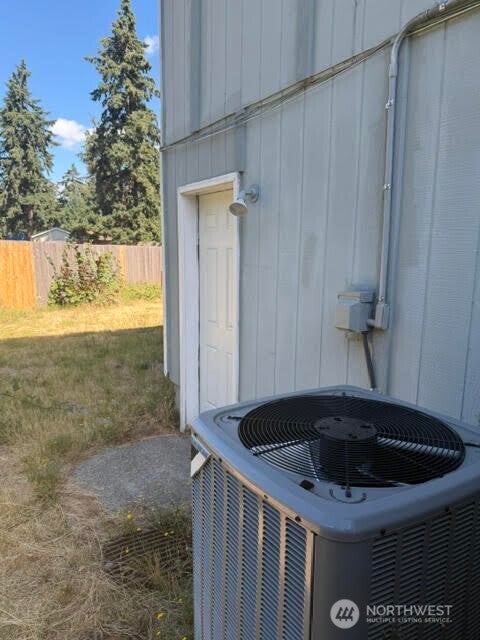 Photo of 1306 Sherwood Court E, Tacoma, WA 98445 (MLS # 2578762)