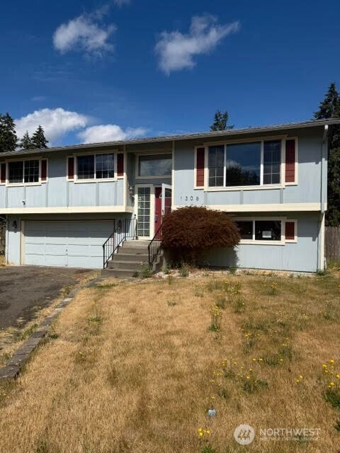 Photo of 1306 Sherwood Court E, Tacoma, WA 98445 (MLS # 2578762)
