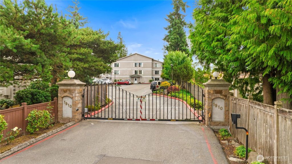 Photo of 1910 W Casino Road #124, Everett, WA 98204 (MLS # 2418955)