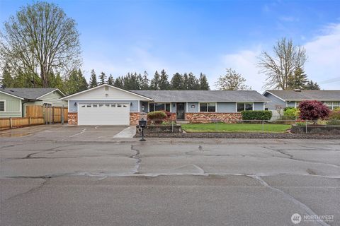 Photo of 102 Sunnyside Drive, Centralia, WA 98531 (MLS # 2500010)
