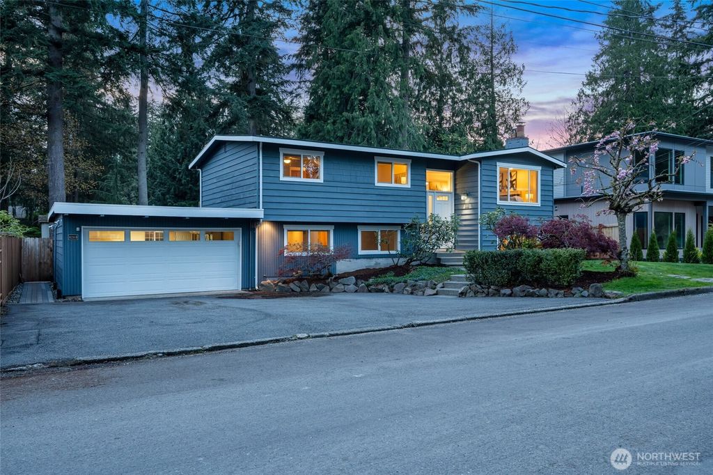 Photo of 11211 115th Place NE, Kirkland, WA 98033 (MLS # 2361087)