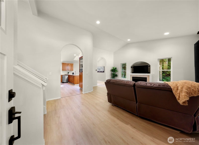 31528 W Lake Ketchum Road