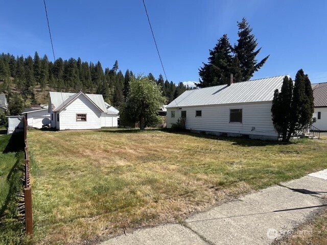 305 E Second Street