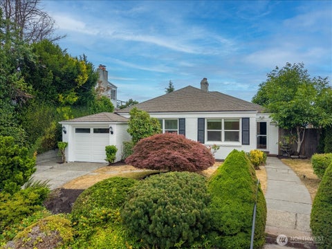 Photo of 5018 28th Avenue S, Seattle, WA 98108 (MLS # 2548722)