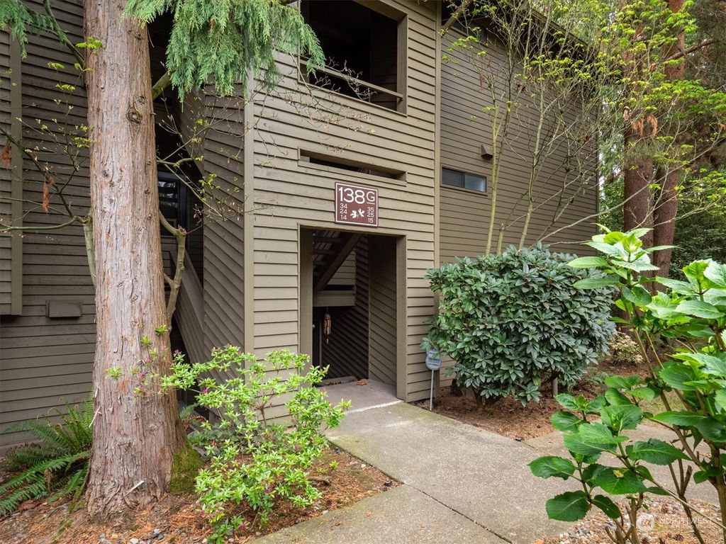 Photo of 138 SW 116th St #35, Seattle, WA 98146 (MLS # 2229447)