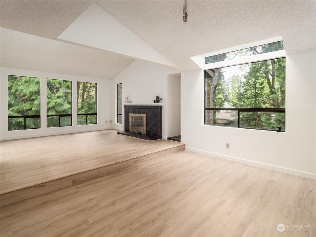 Photo of 138 SW 116th St #35, Seattle, WA 98146 (MLS # 2229447)