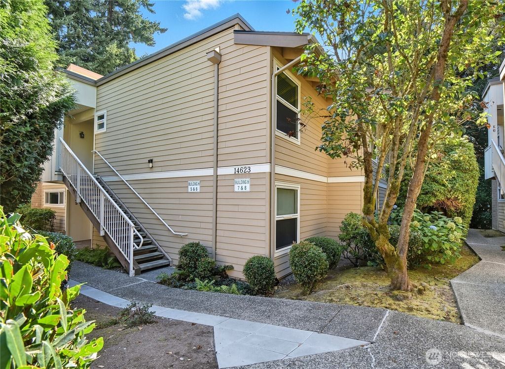 Photo of 14623 NE 40th Street #H-7, Bellevue, WA 98007 (MLS # 2435746)