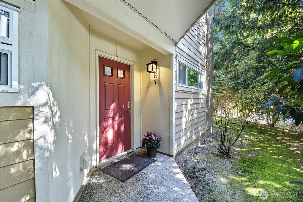 Photo of 14623 NE 40th Street #H-7, Bellevue, WA 98007 (MLS # 2435746)