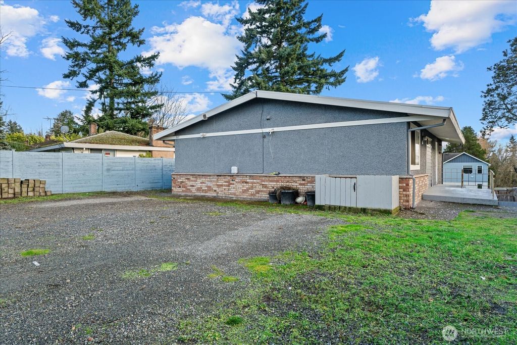 Photo of 5537 S 119th St St, Seattle, WA 98178 (MLS # 2460088)