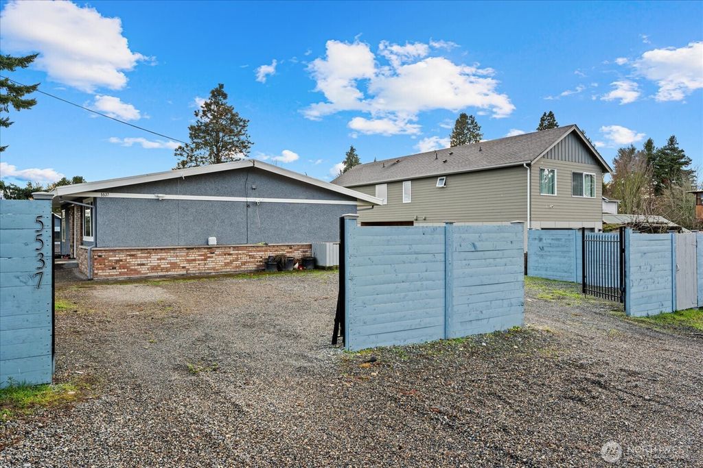 Photo of 5537 S 119th St St, Seattle, WA 98178 (MLS # 2460088)