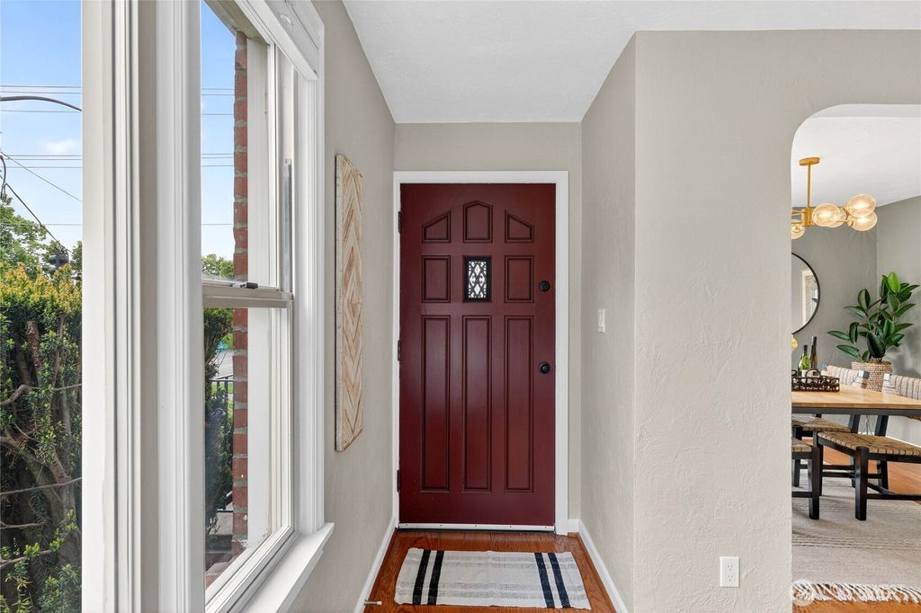 Photo of 5457 35th Avenue SW, Seattle, WA 98126 (MLS # 2525808)