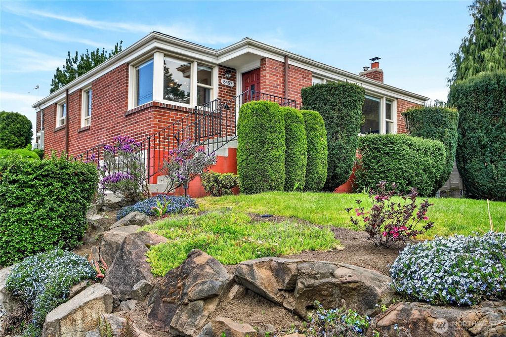 Photo of 5457 35th Avenue SW, Seattle, WA 98126 (MLS # 2525808)