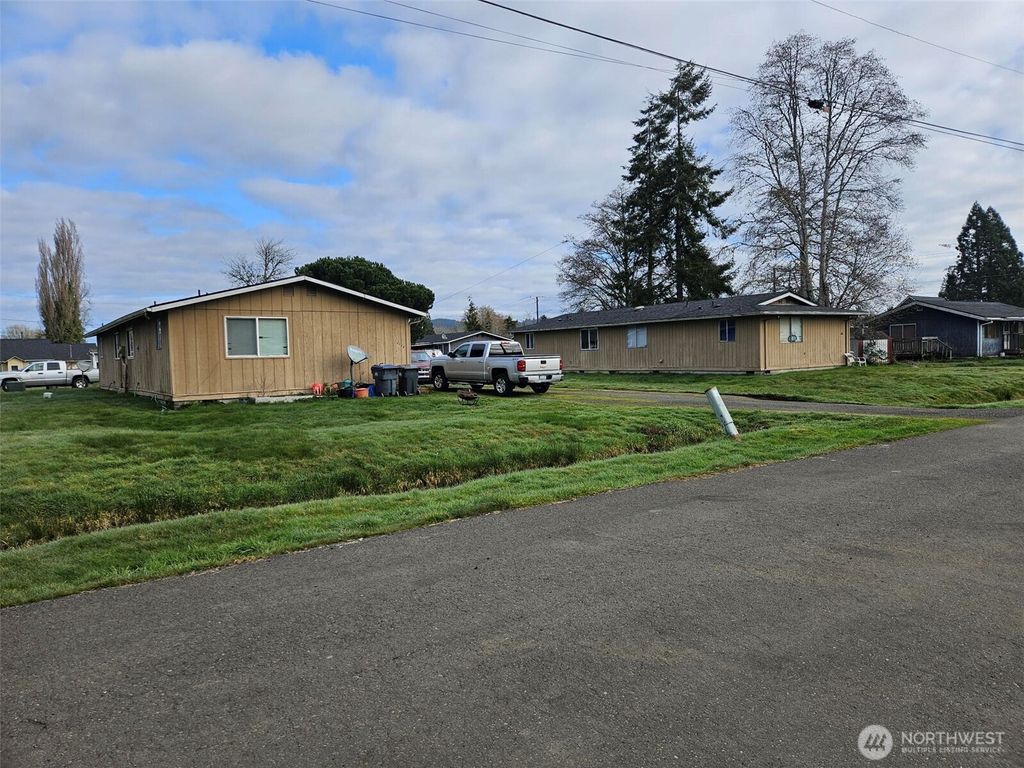 Photo of 1114 Fordney Street, Aberdeen, WA 98520 (MLS # 2480647)