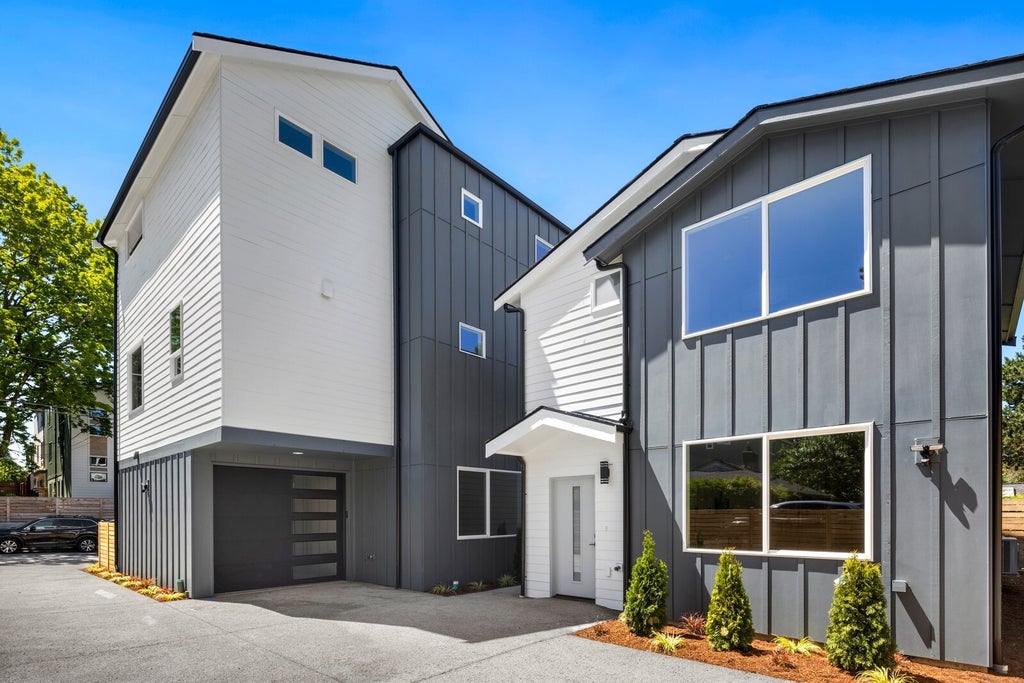 Photo of 334 NE 90th Street, Seattle, WA 98115 (MLS # 2599522)