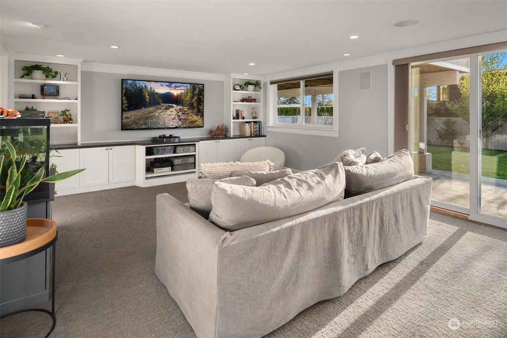 listing image 9369943790005464503