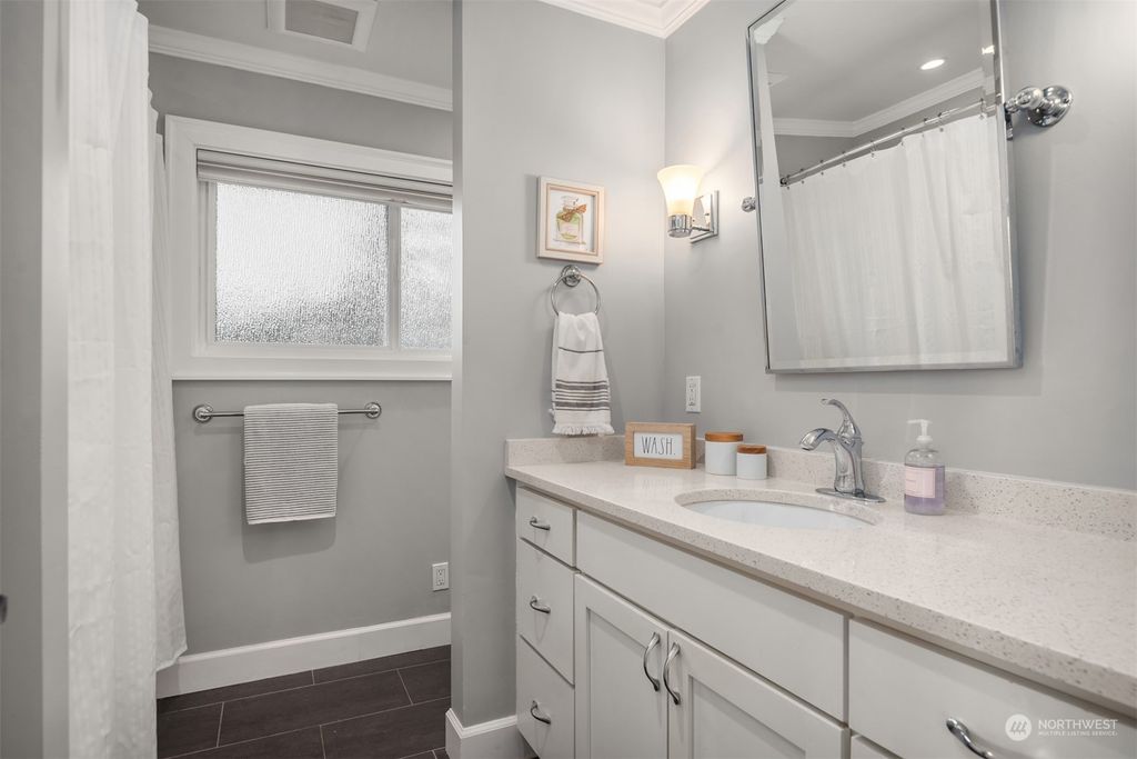 listing image 9368031166551203228