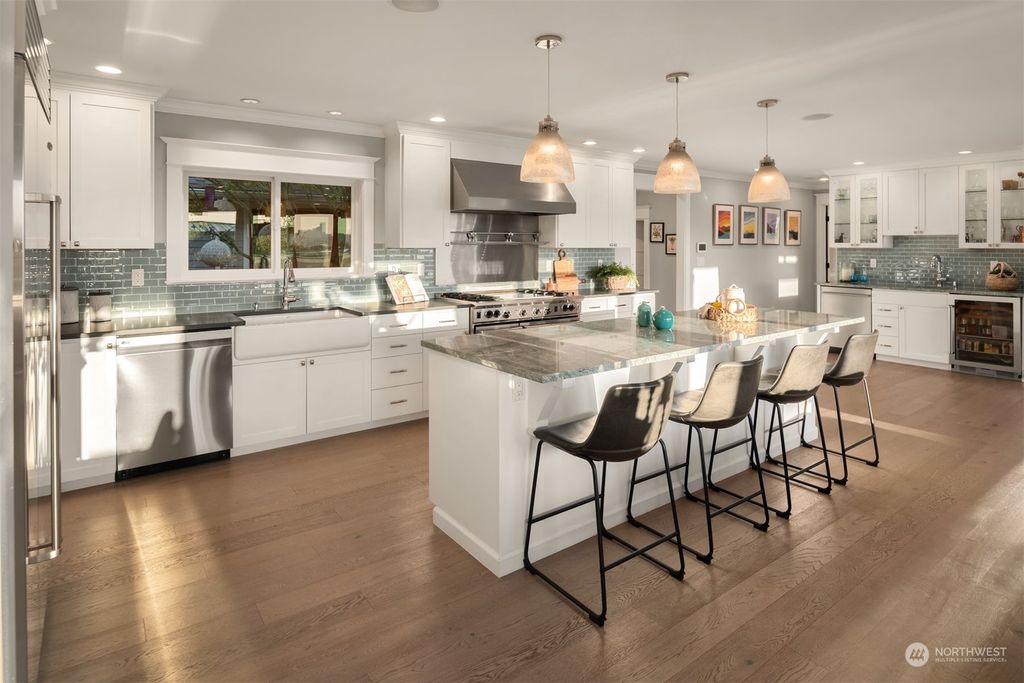 listing image 9368836832667612344