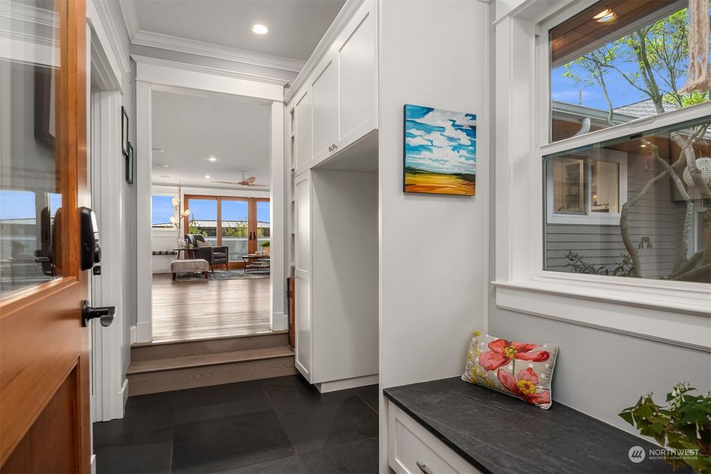 listing image 9368249864846846208