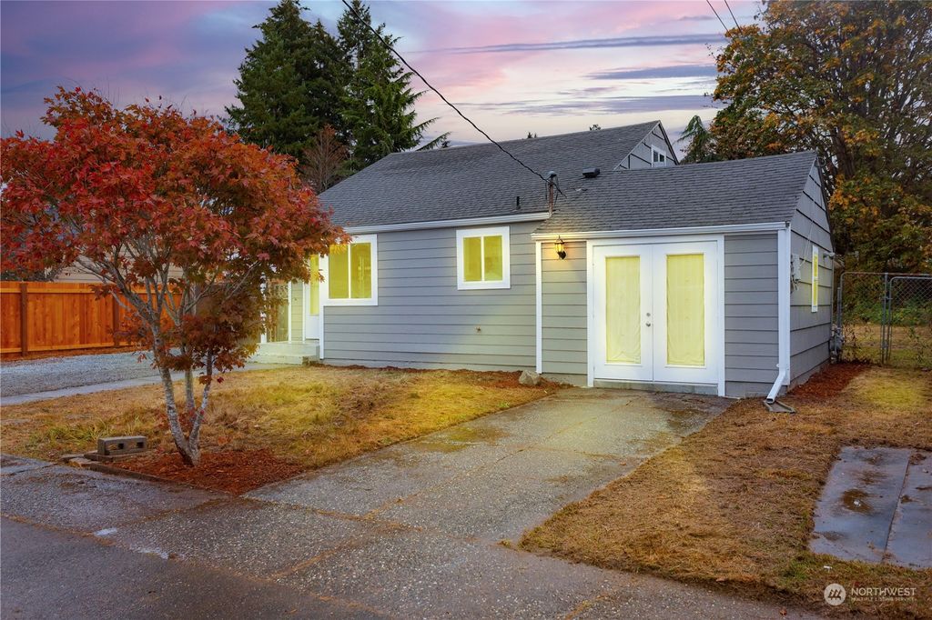 Photo of 17046 35th Avenue S, SeaTac, WA 98188 (MLS # 2010708)