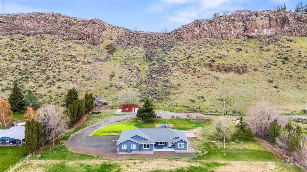 Photo of 6422 Cowiche Canyon Lane Ln, Yakima, WA 98908 (MLS # 2475243)