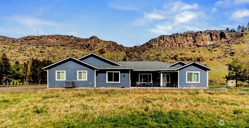 Photo of 6422 Cowiche Canyon Lane Ln, Yakima, WA 98908 (MLS # 2475243)