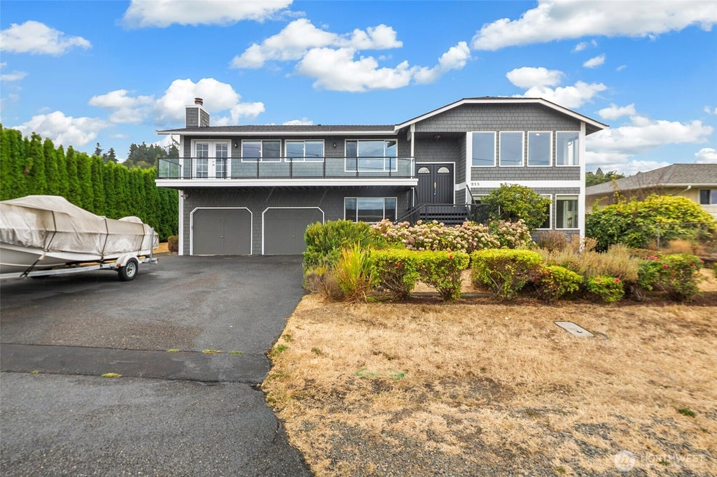 Photo of 955 2nd Street, Mukilteo, WA 98275 (MLS # 2576891)