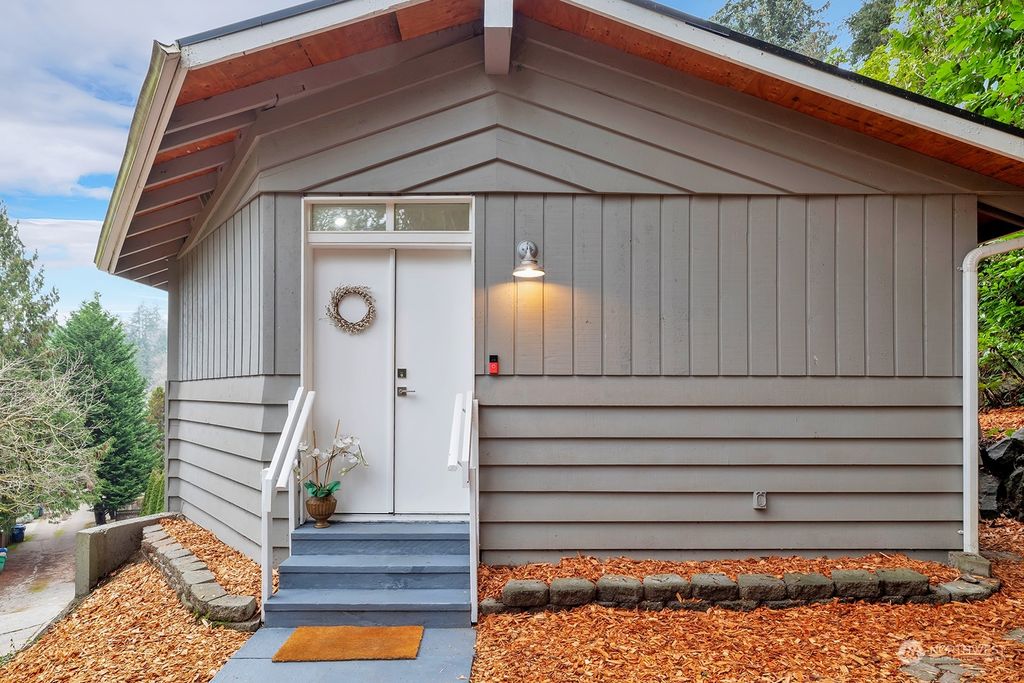 Photo of 305 34th Avenue E, Seattle, WA 98112 (MLS # 2314382)