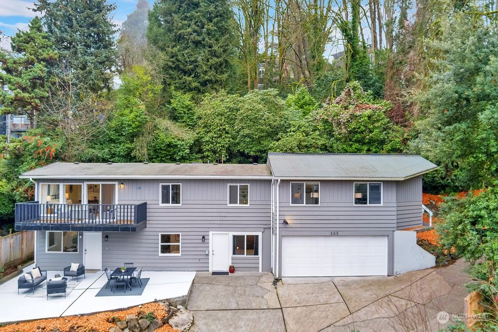 Photo of 305 34th Avenue E, Seattle, WA 98112 (MLS # 2314382)