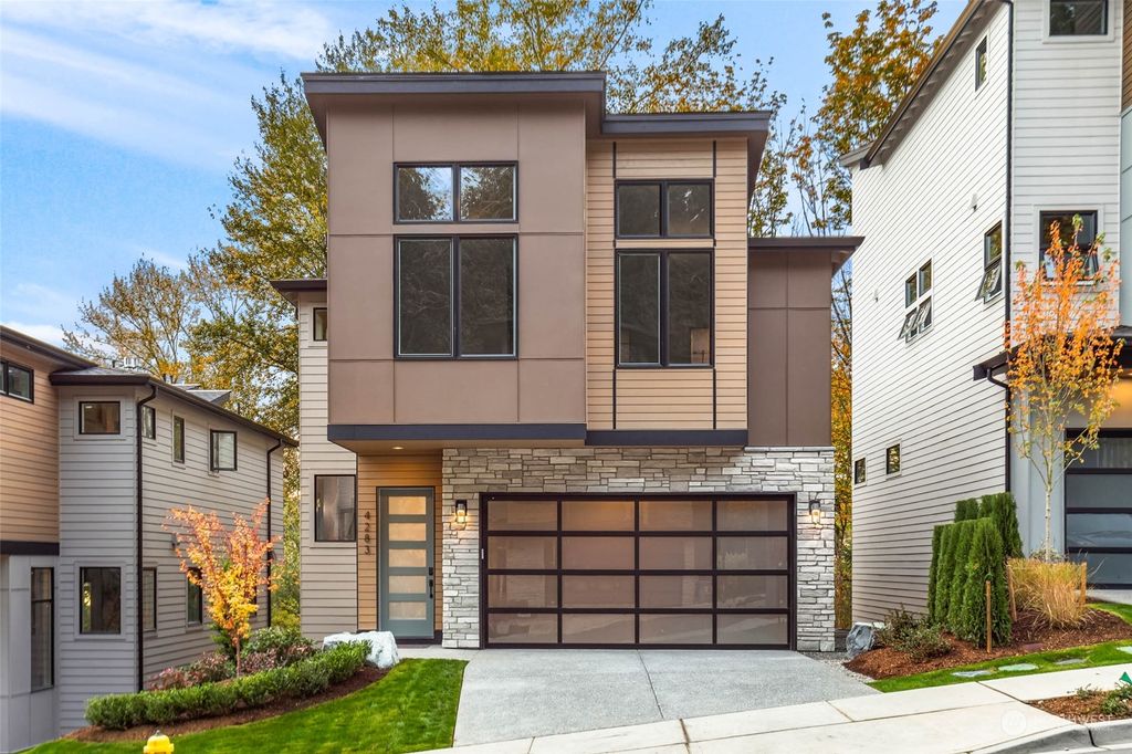 Photo of 4283 216th Place SE, Issaquah, WA 98029 (MLS # 2074079)