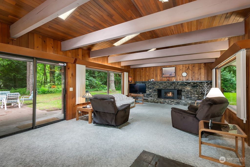 Photo of 17230 28th Avenue NE, Lake Forest Park, WA 98155 (MLS # 2125605)