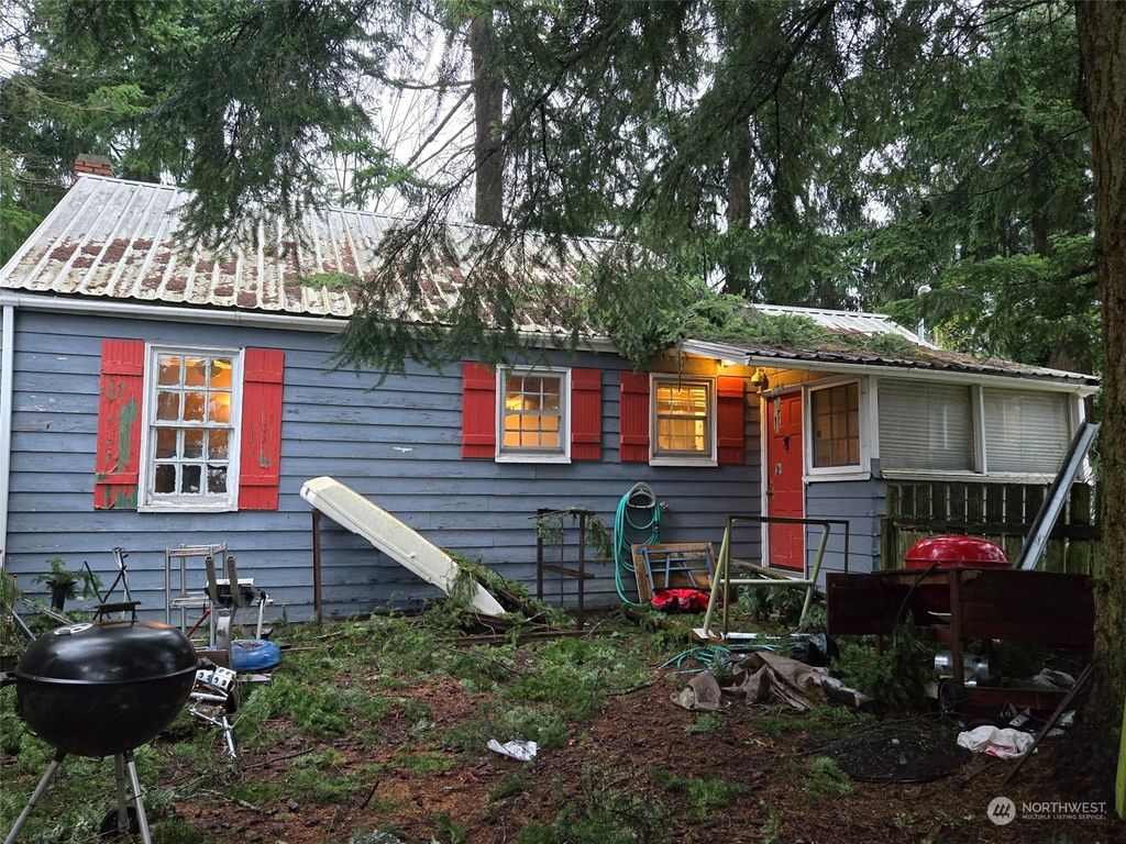Photo of 11309 Goodwin Way NE, Seattle, WA 98125 (MLS # 2320957)
