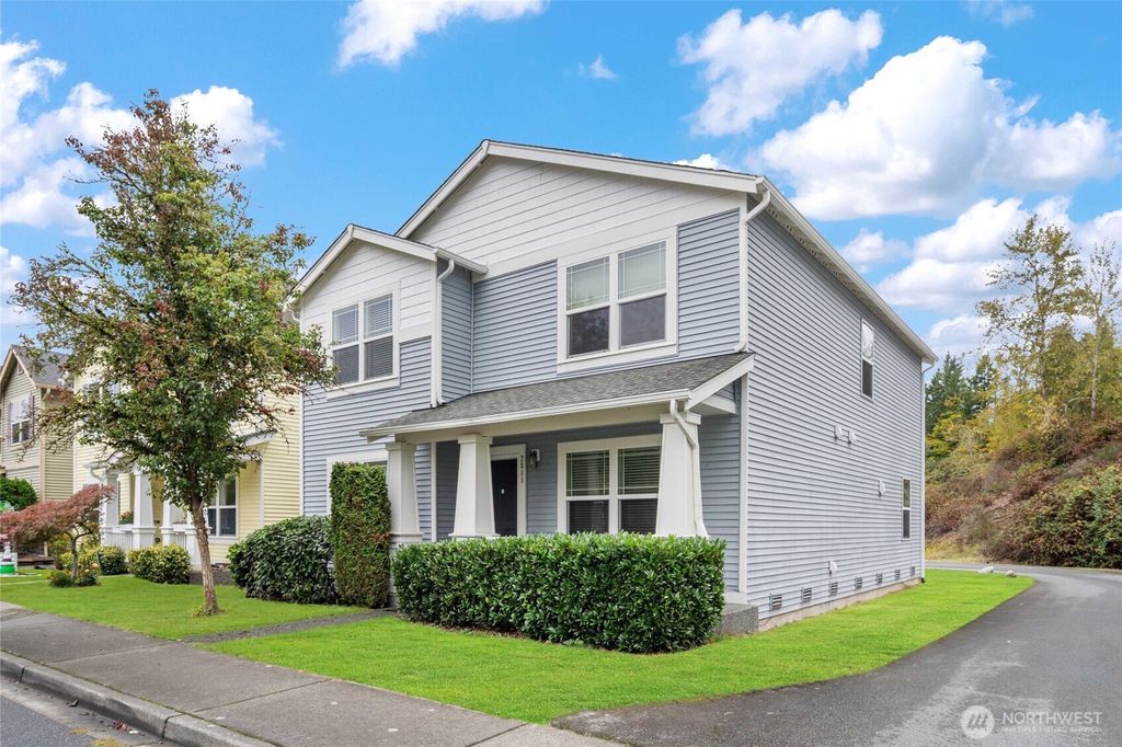 Photo of 2511 NE 1st Street, Renton, WA 98056 (MLS # 2445971)