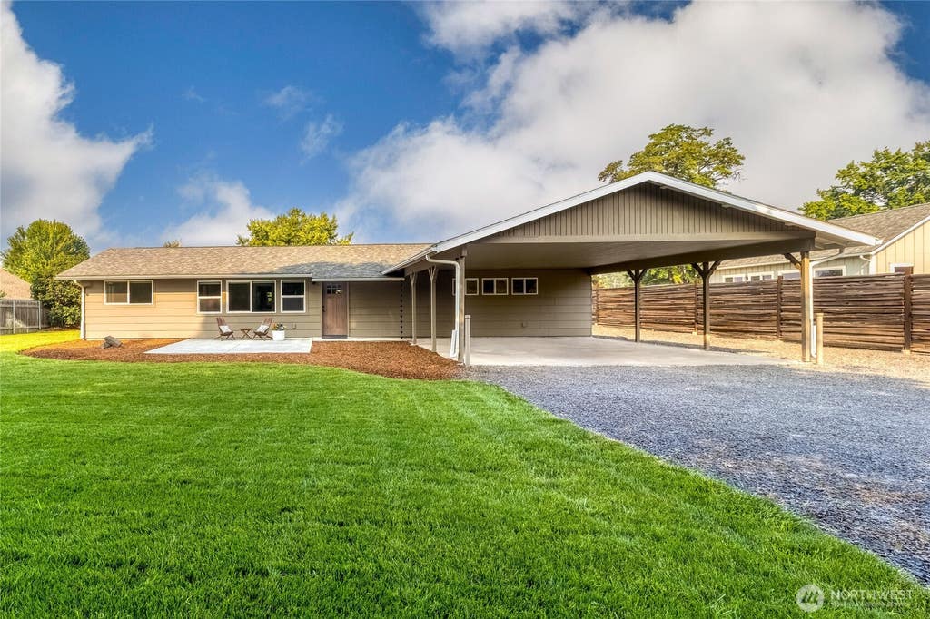 Photo of 2159 Solara Ln LN, Walla Walla, WA 99362 (MLS # 2565615)