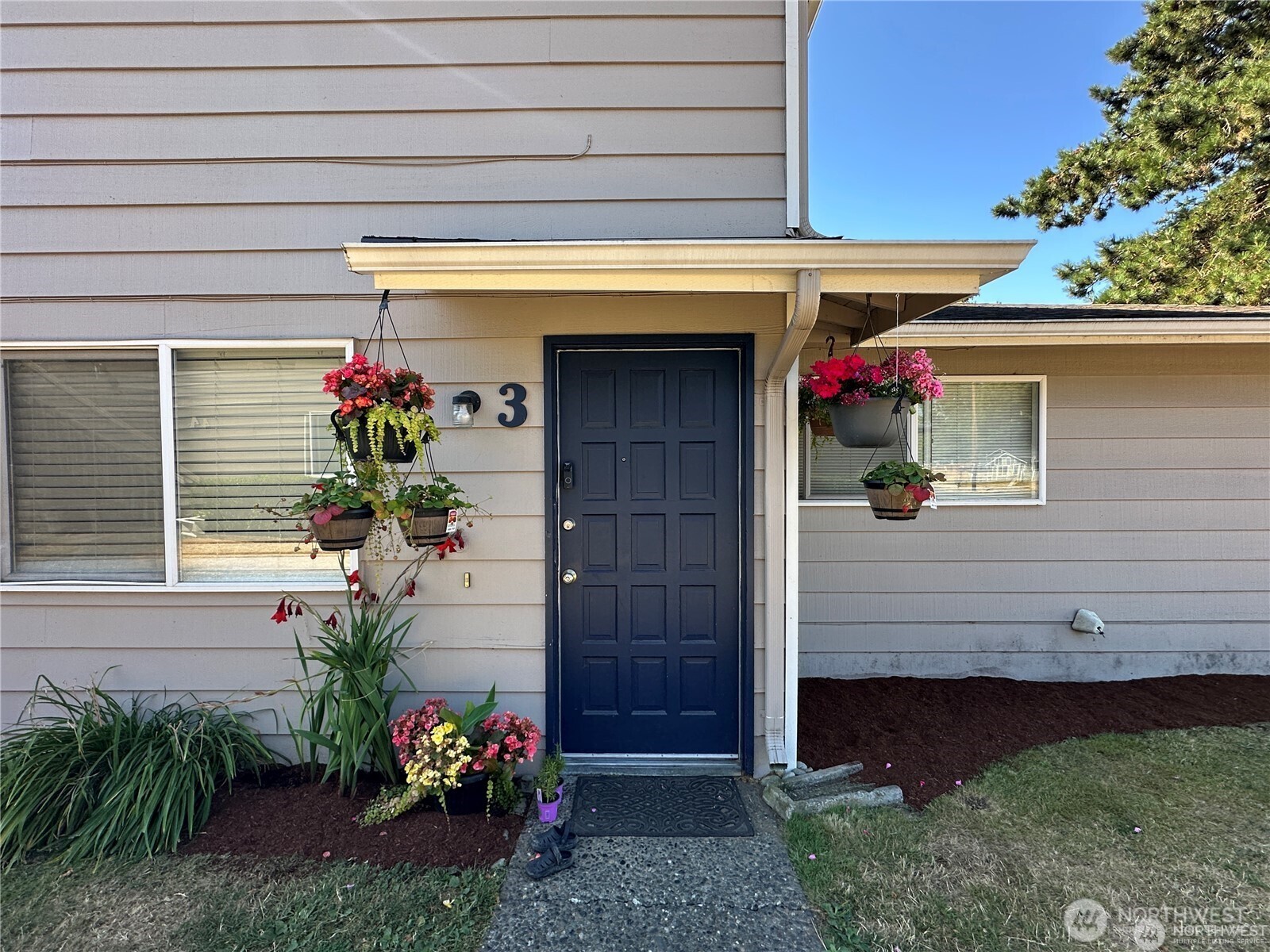 1262 Cedar Avenue 1-4