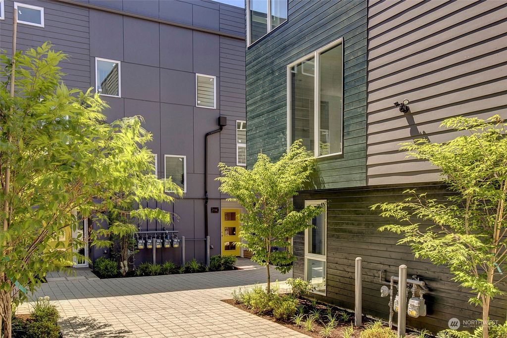 Photo of 2709 E Yesler Way #B, Seattle, WA 98122 (MLS # 2309862)