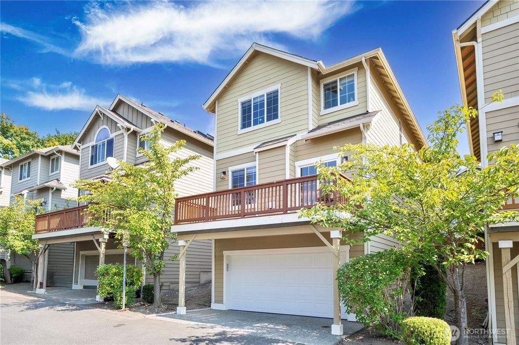 Photo of 24038 40th Avenue SE, Bothell, WA 98021 (MLS # 2432637)