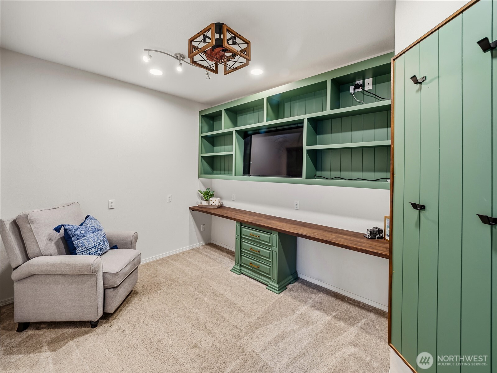 25321 153rd Street E