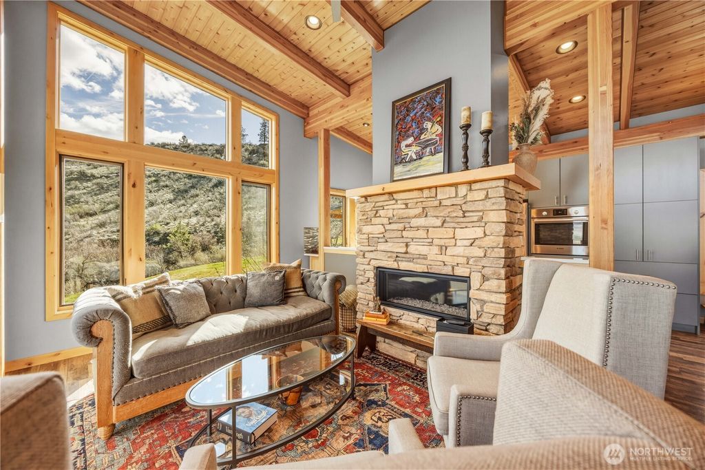 Photo of 111 Hawks Meadow Rd, Chelan, WA 98816 (MLS # 2498269)