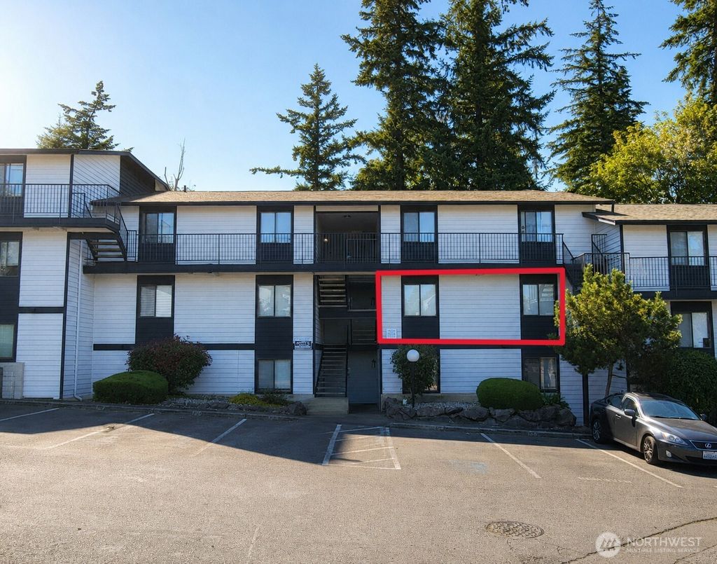 Photo of 15416 40th Avenue W #42, Lynnwood, WA 98087 (MLS # 2550983)