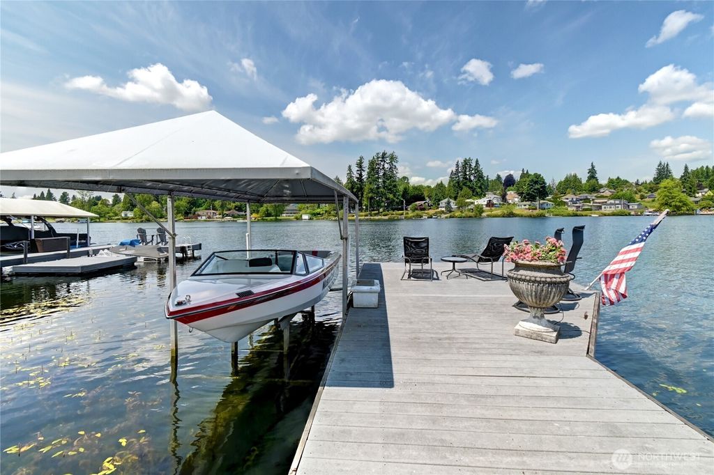 Photo of 1504 E Lakeshore Drive, Lake Stevens, WA 98258 (MLS # 2393925)